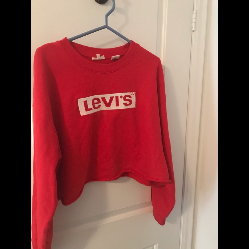 Cropped Levi’s Red Crew neck